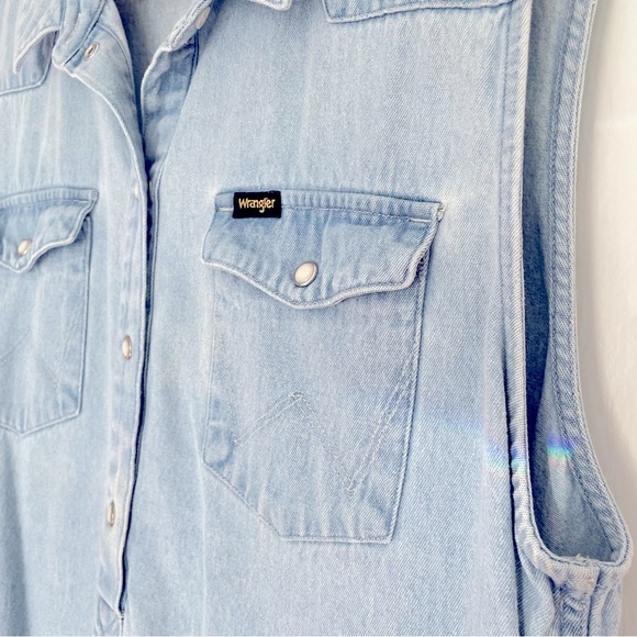 EUC Wrangler shift shirt dress / soft light wash denim / size medium - Picture 2 of 7